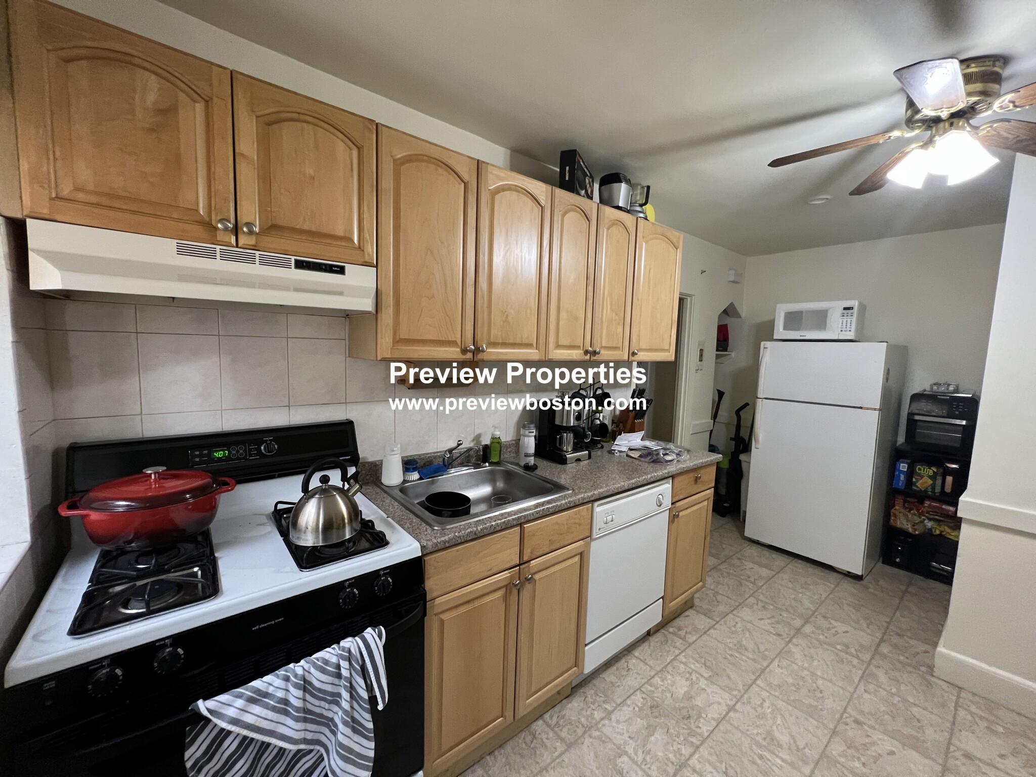 24 Brock St, Oak Square