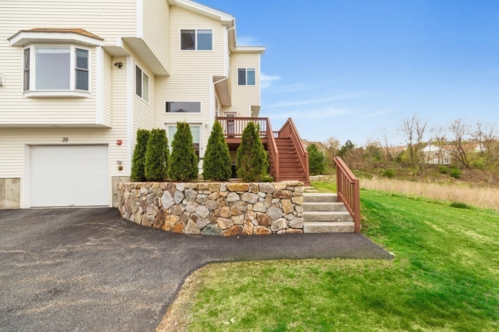 39 John Hancock Dr, Ashland