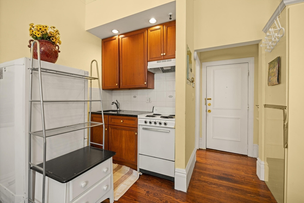 227 Marlborough St, Back Bay