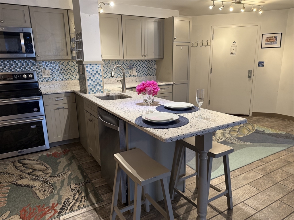 750 Davol St, Fall River