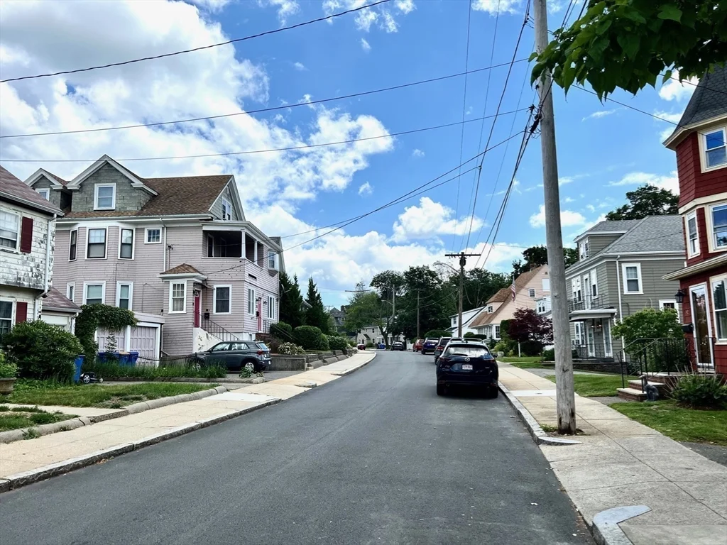 100 Quincy Ave, Winthrop