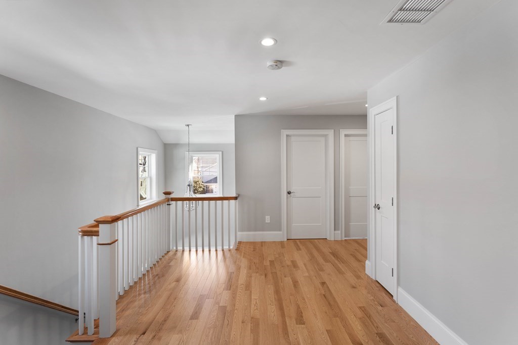 17 Monroe St, Norwood