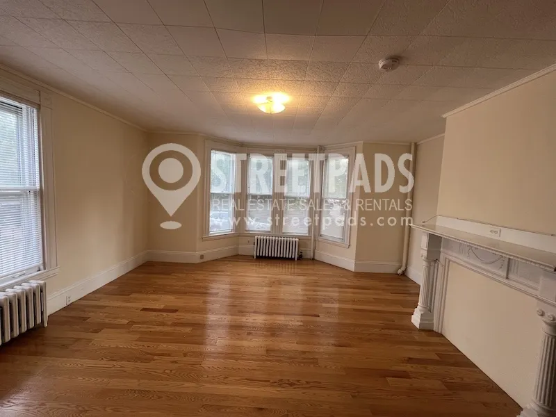 381 Harvard St, Mid-Cambridge