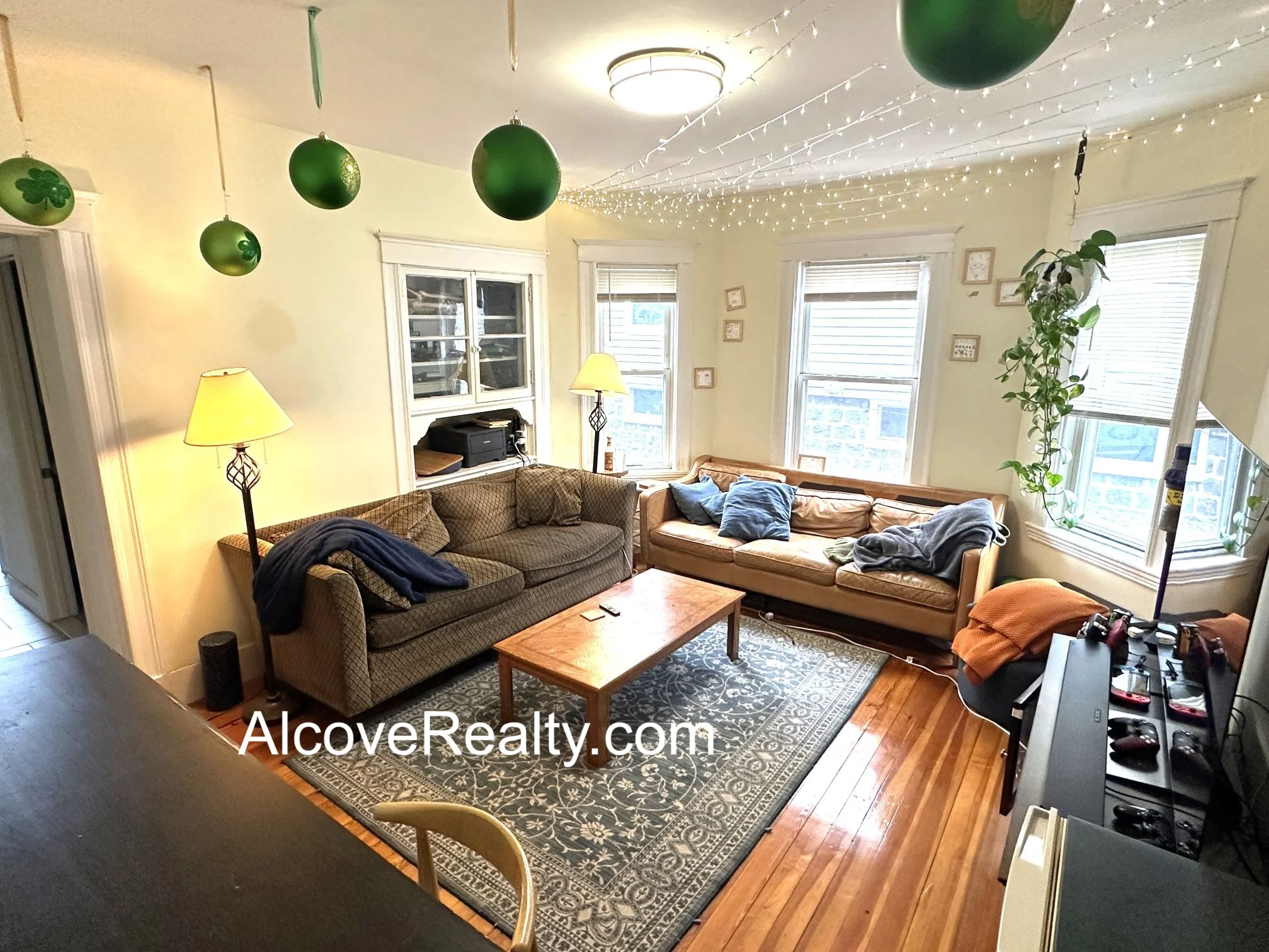47 Mason St, Tufts