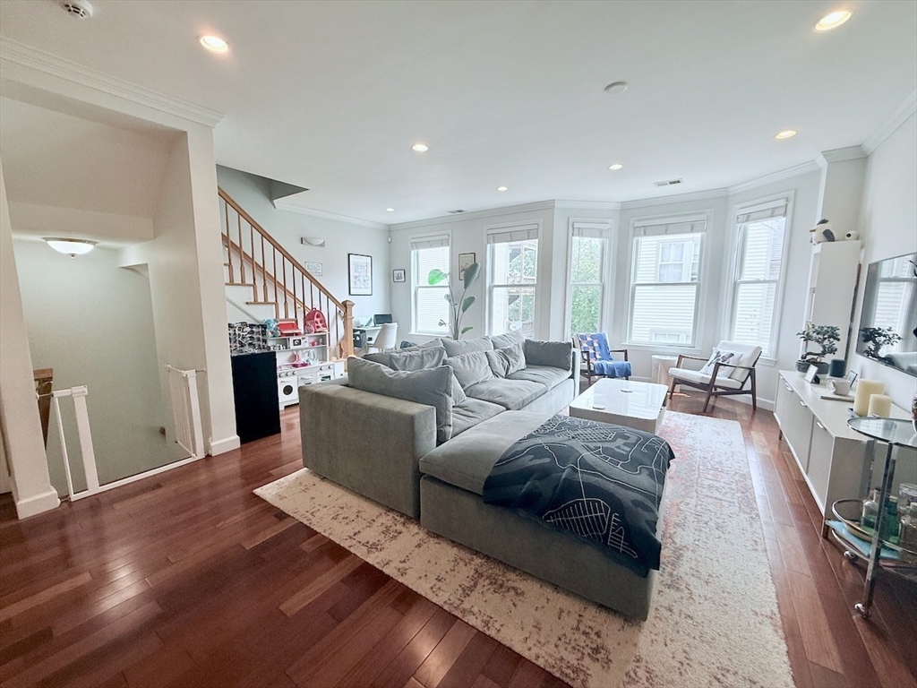 267 Bolton St, South Boston