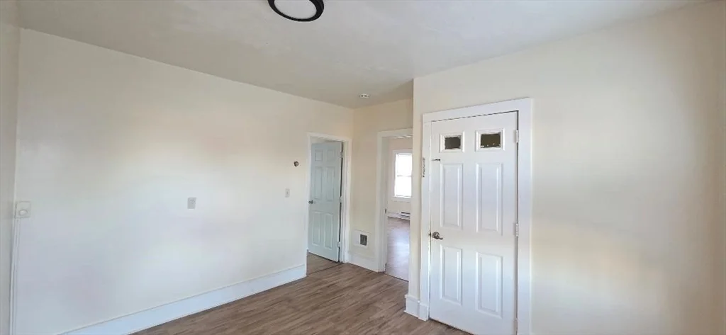 18 Linden St, Rockland