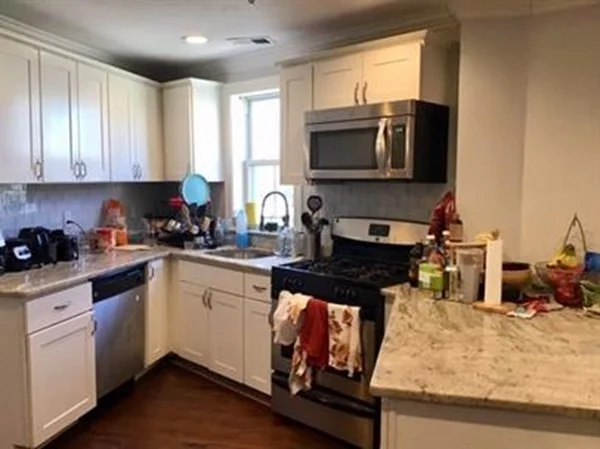 142 Centre St, Mission Hill