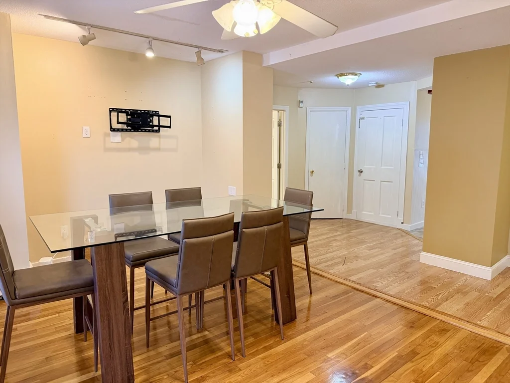 59 Whitney Ave, Centralville