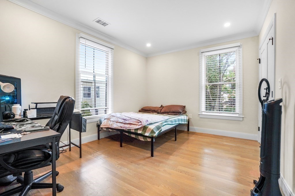 32 Blaine St, Allston