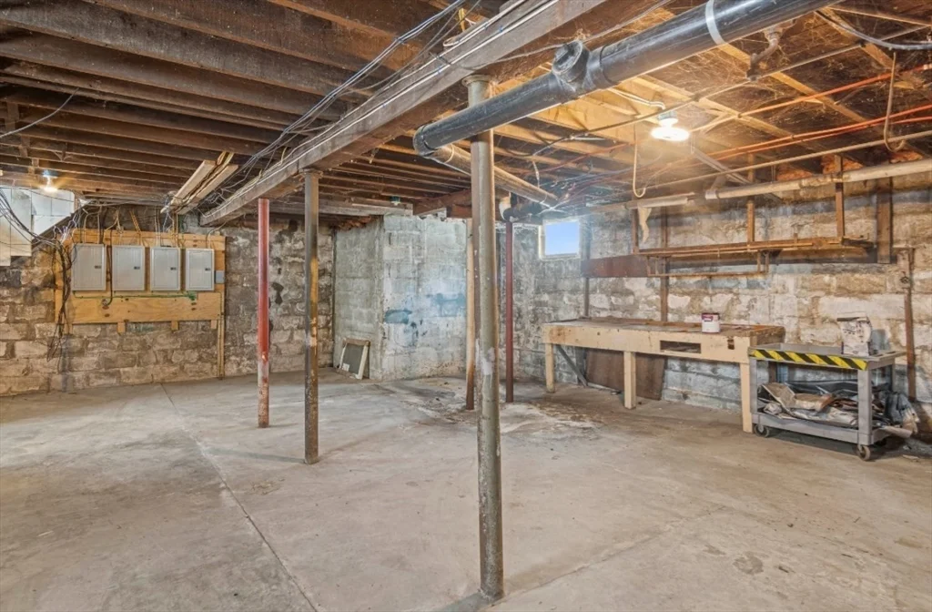 15 Hillside St, Worcester