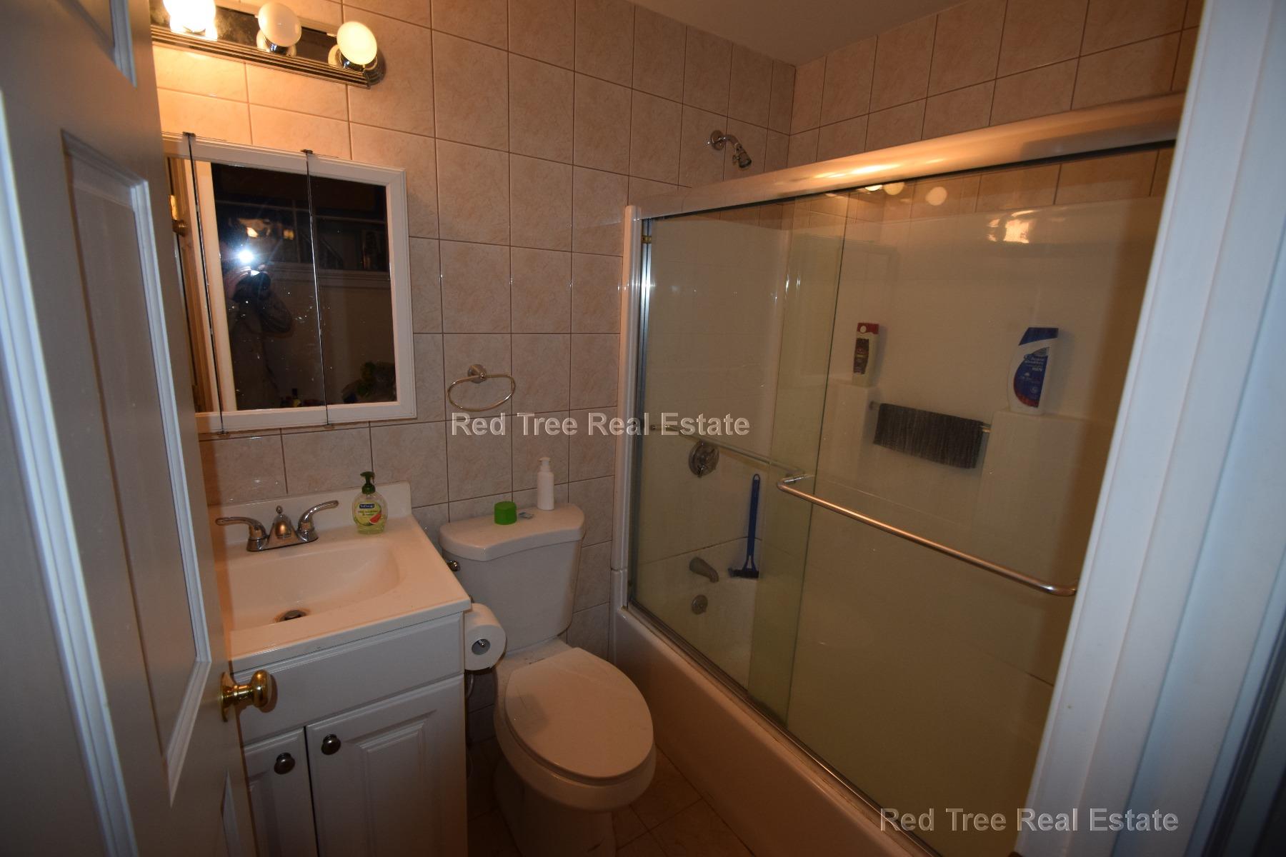 1689 Beacon St, Aspinwall Hill