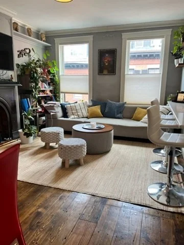 4 Centre Pl, Roxbury