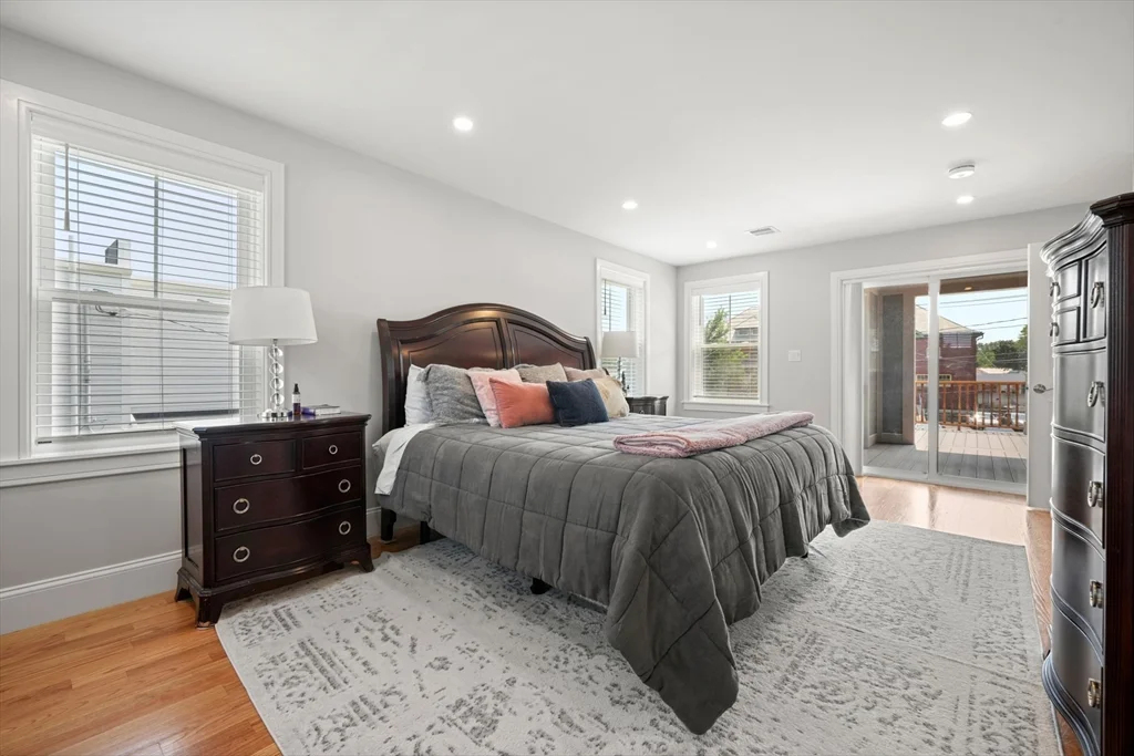99 Crafts St, Newtonville
