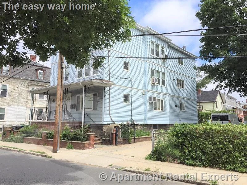 9 Arlington St, Sullivan Square