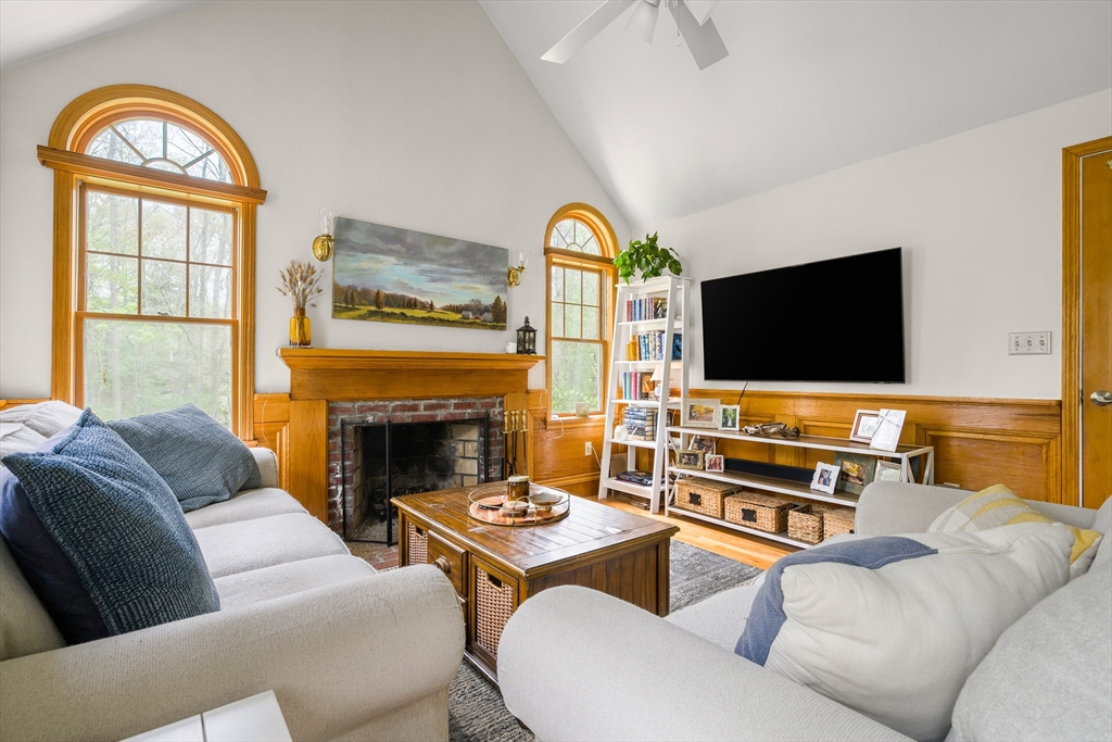 50 Mill Ln, Cohasset