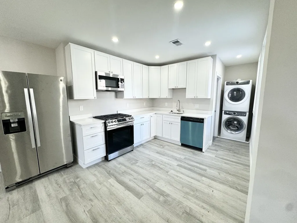 55 Burrell St, Roxbury