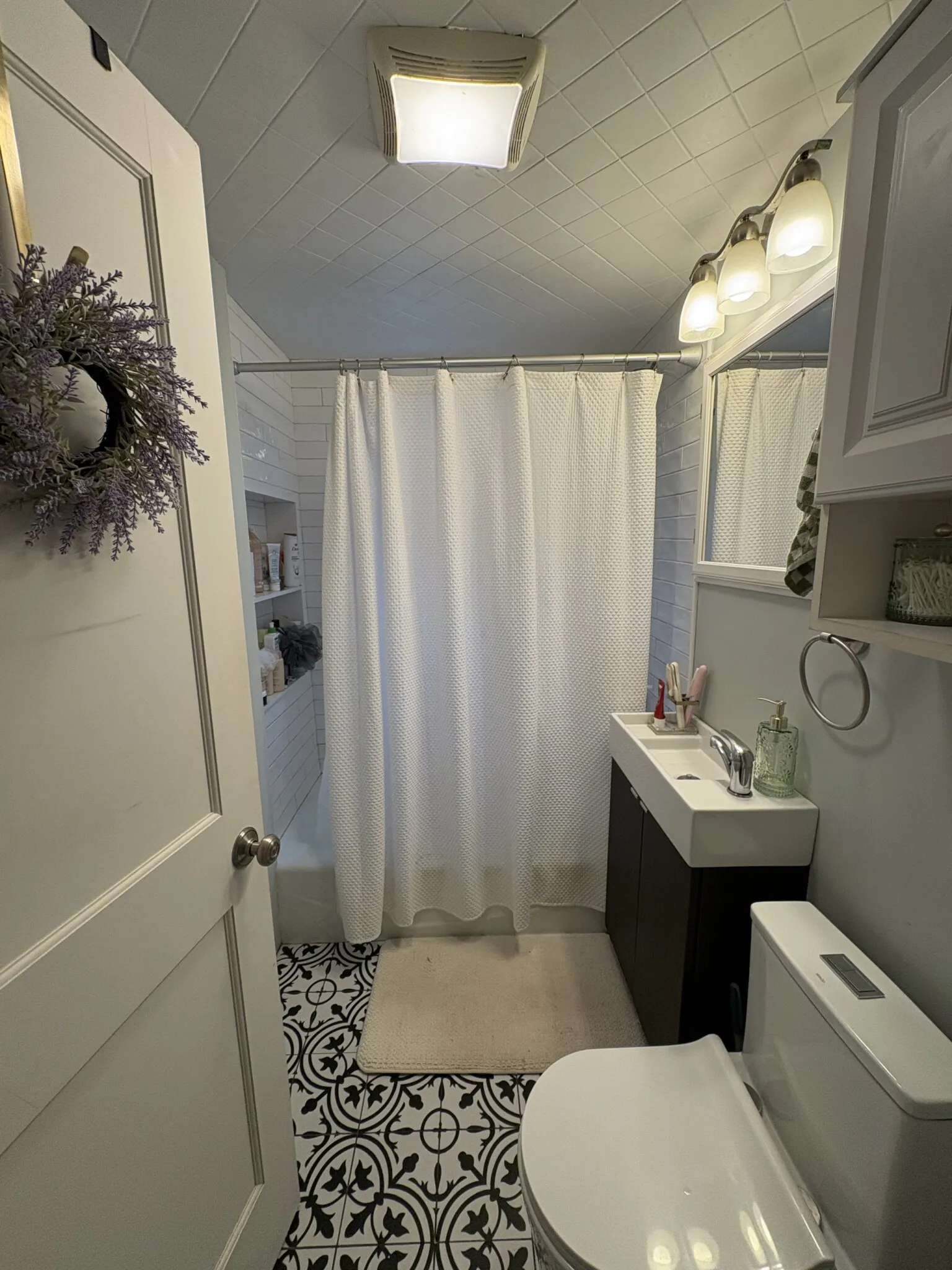 34 Sunset Rd, West Somerville