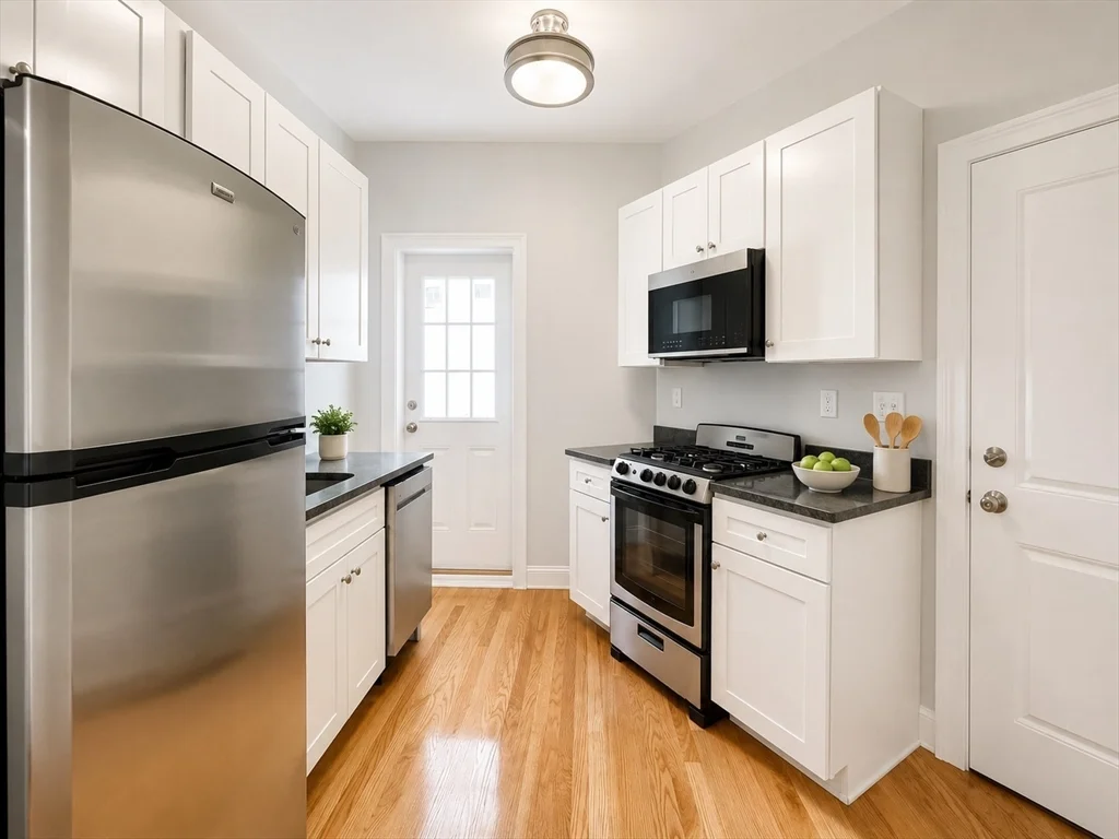 64 Charlesgate E, Fenway