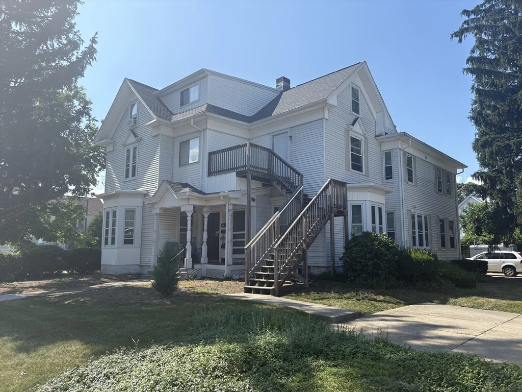28 Peck St, Attleboro