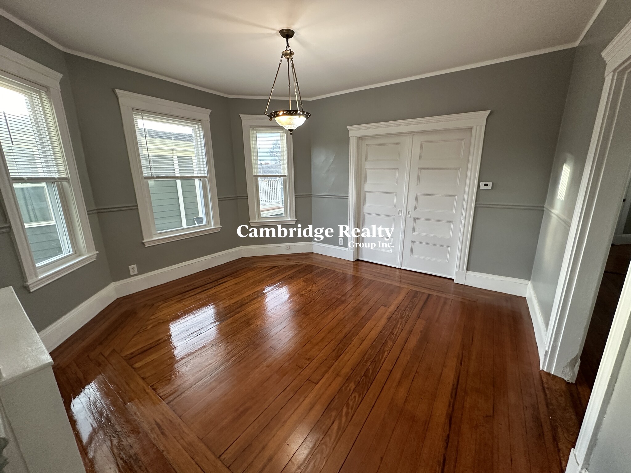 10 Farragut Ave, West Somerville