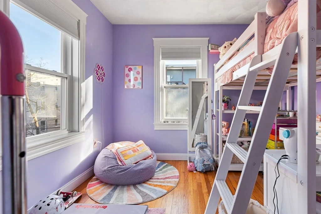 24 Thelma, Dorchester