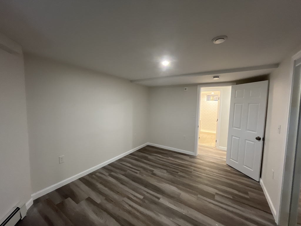 7 Lexington Ave, Hyde Park