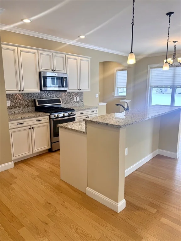 100 Baldwin Ave, Woburn