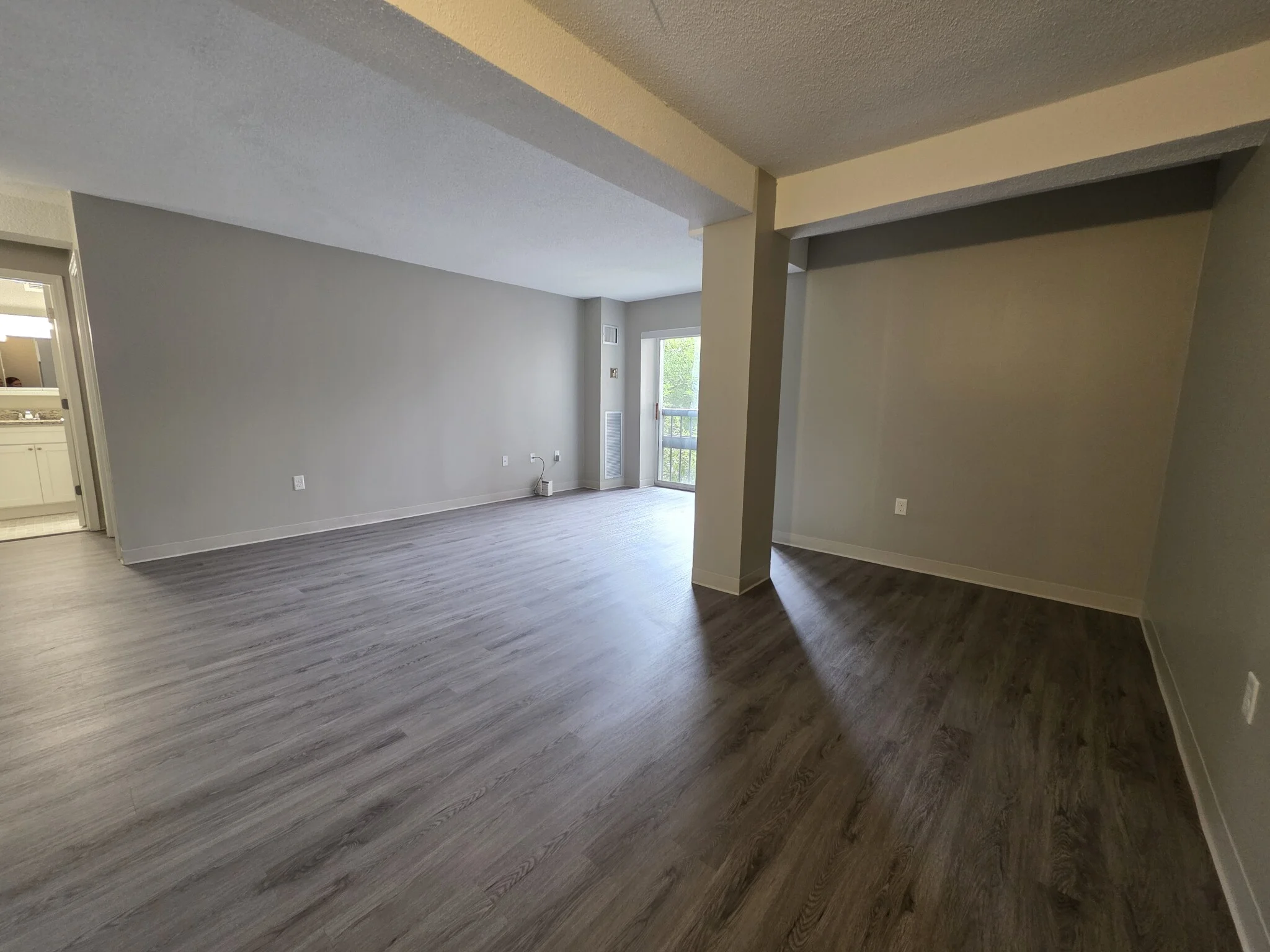 15 South Point Dr, Dorchester