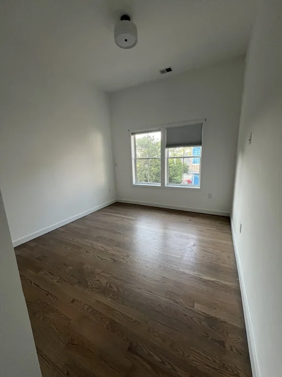 70 Walker St, Newton