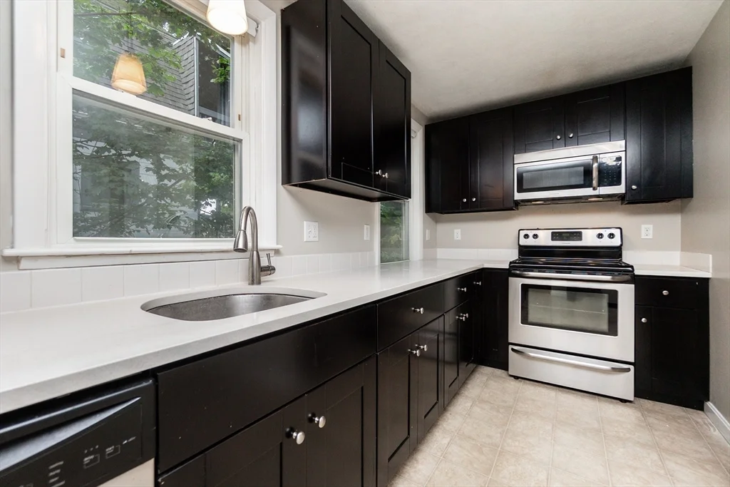 24 Aberdeen Rd, Framingham