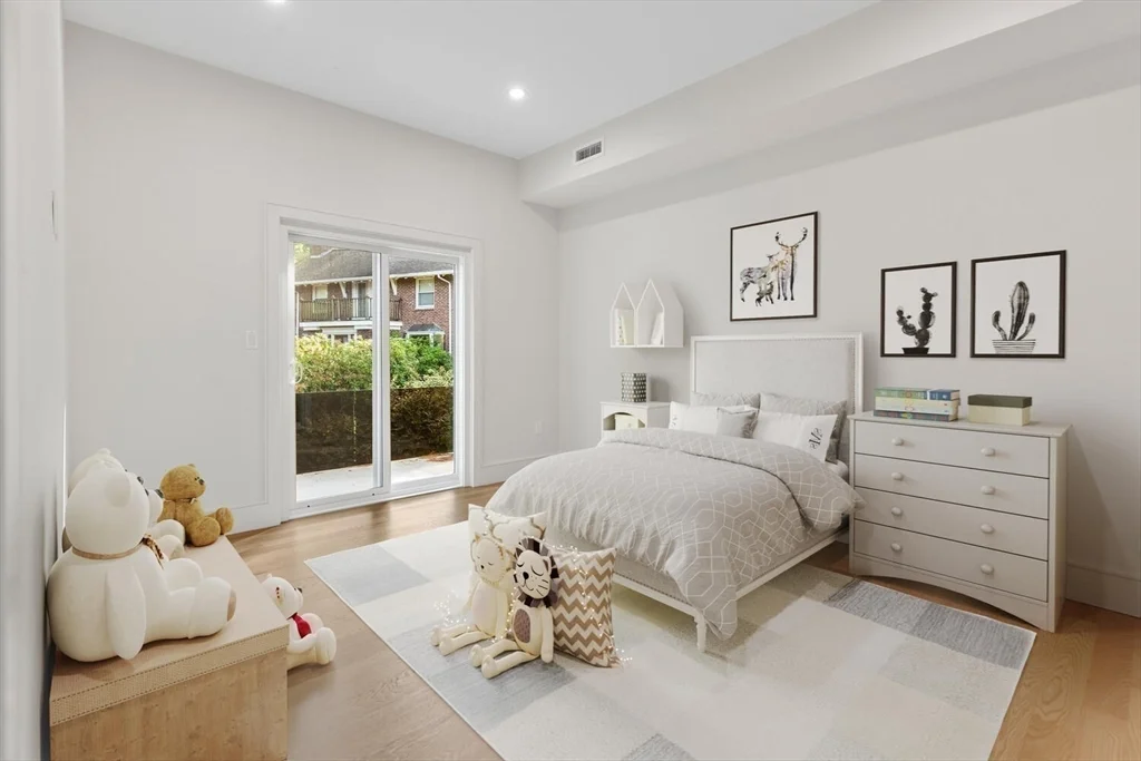 58 Chestnut St, Lynnfield