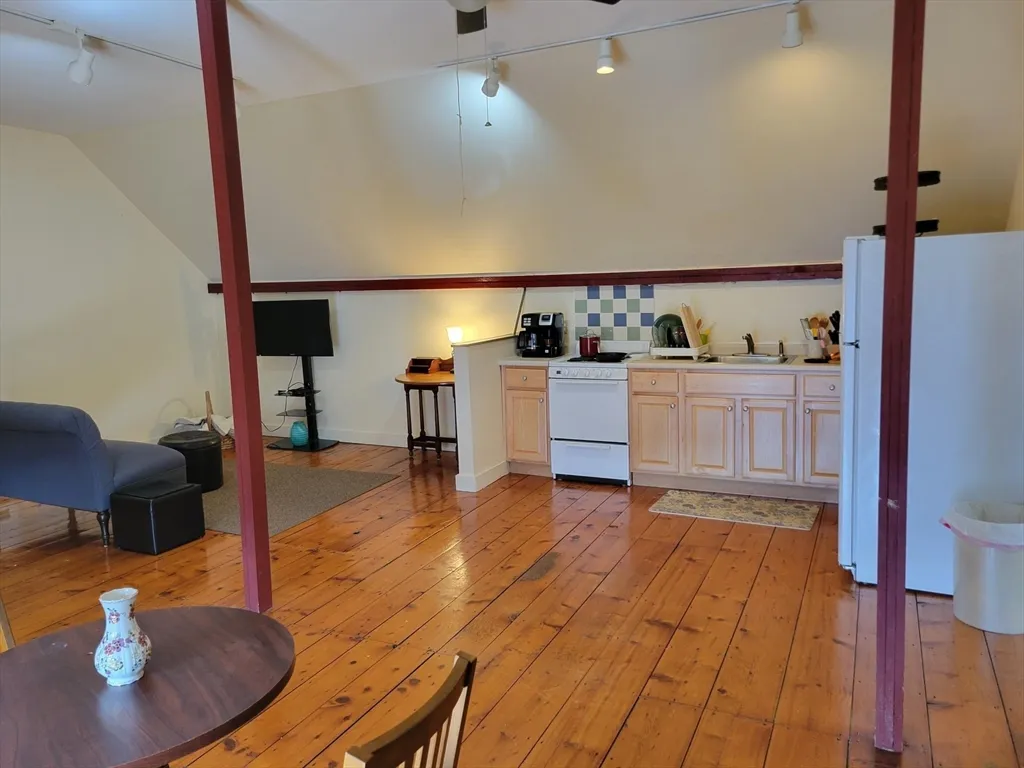 90 Orchard St, Leominster