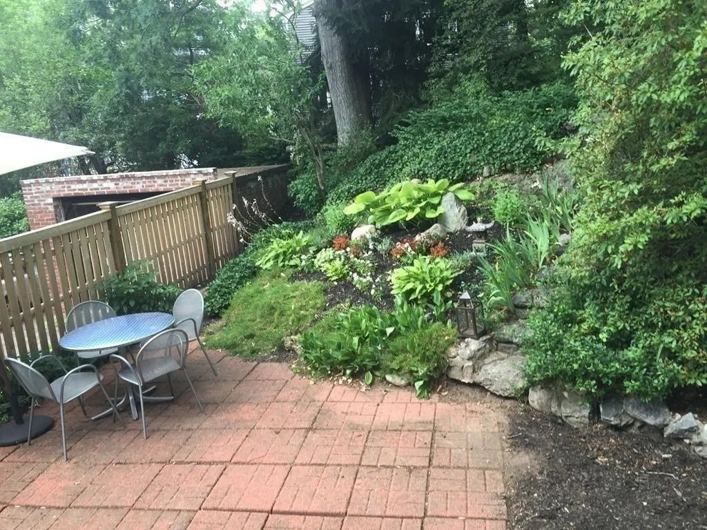 381 Vfw Pkwa, Chestnut Hill