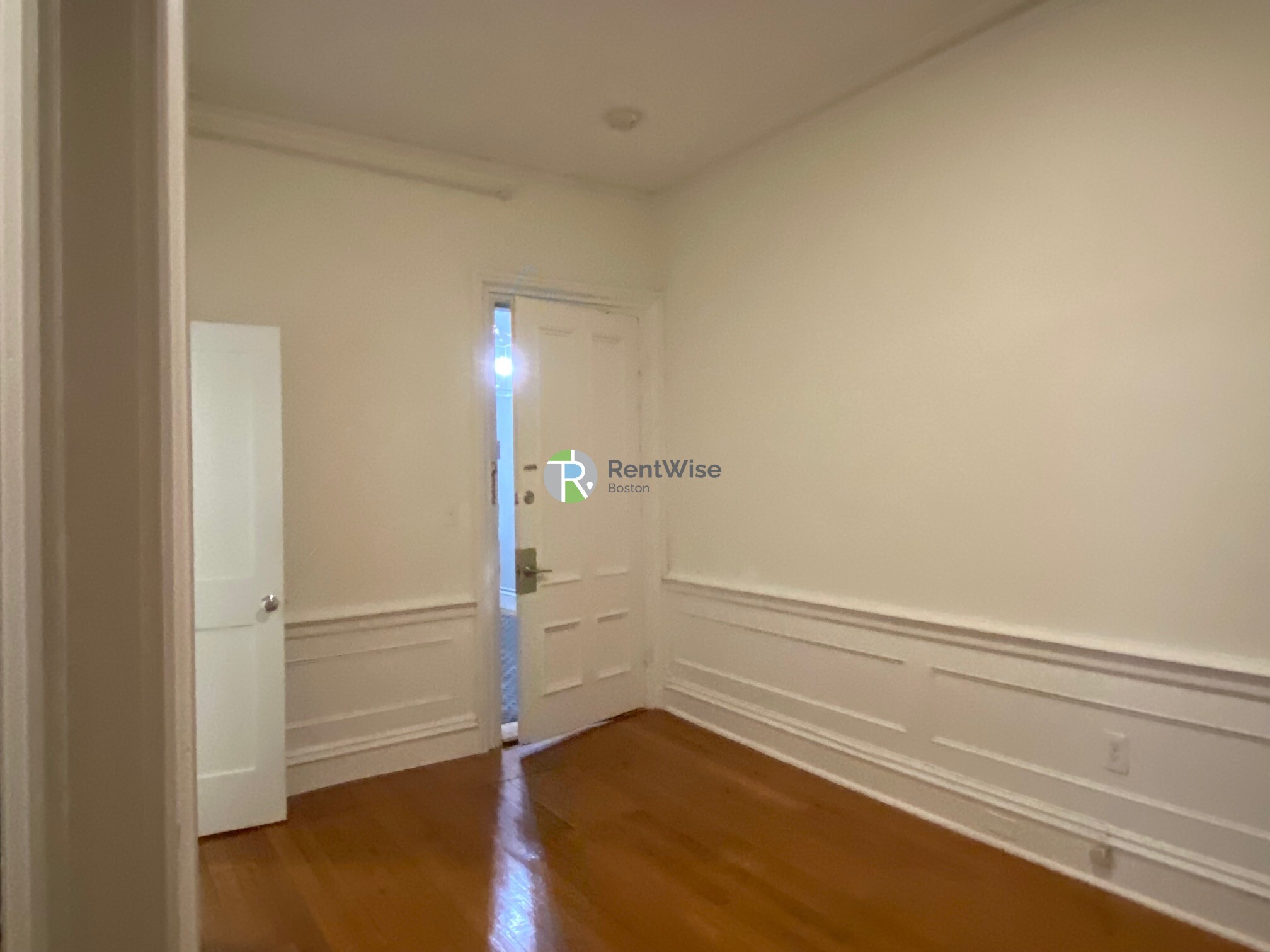 92 Charles St, Beacon Hill