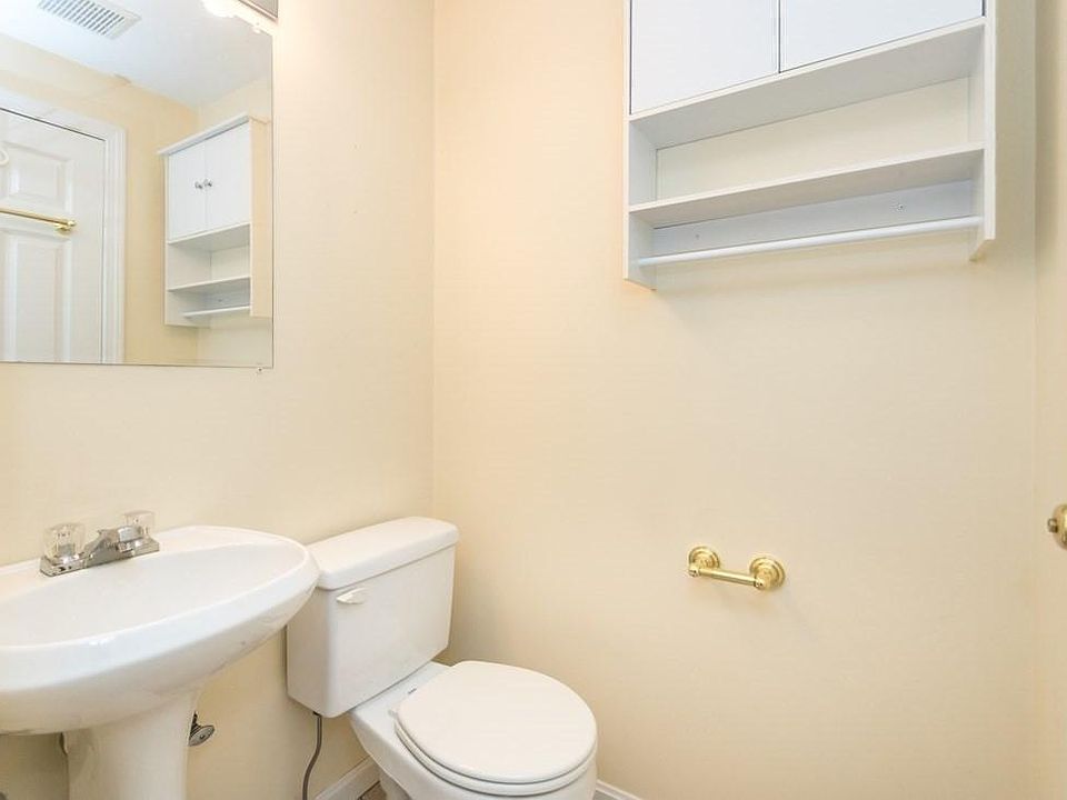 1005 Trapelo Rd, North Waltham