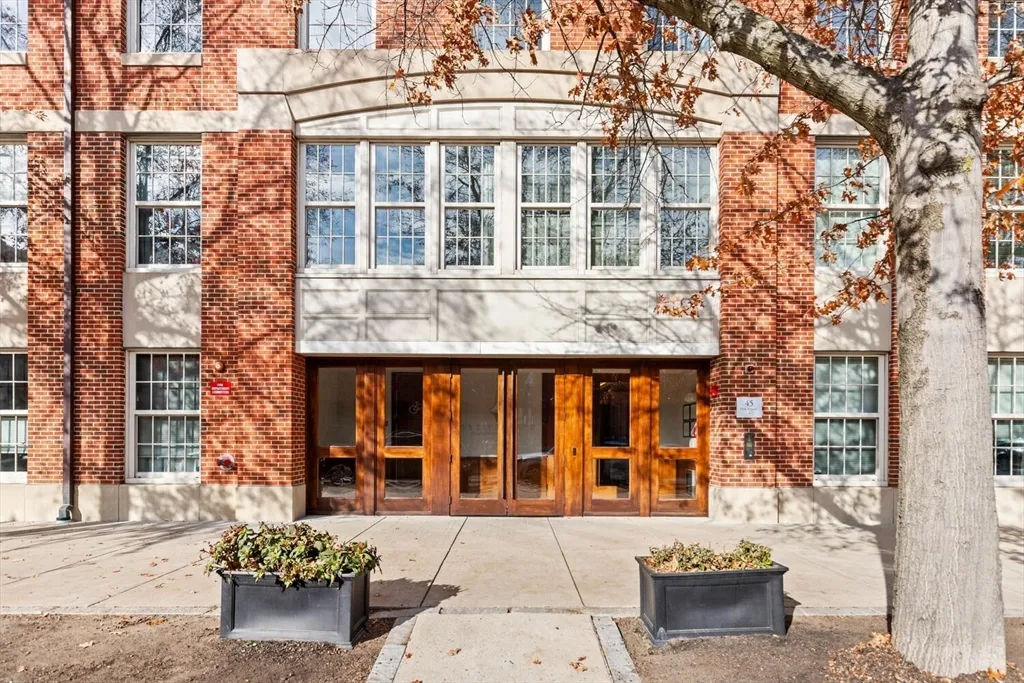 45 1st Ave, Charlestown