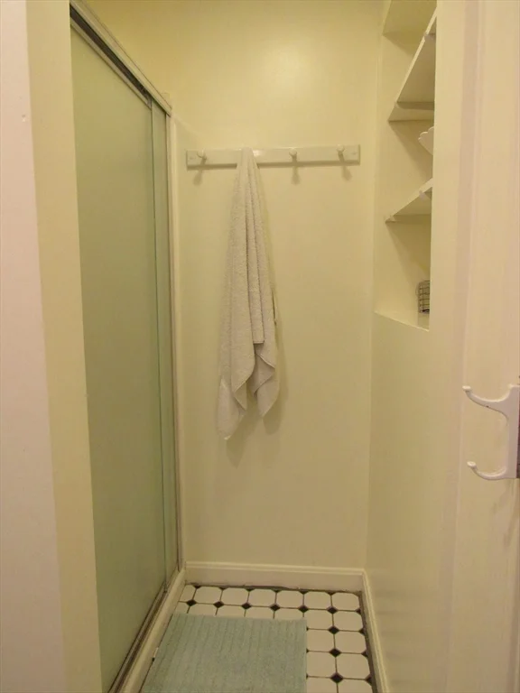 4 Cliff Rd, Little Neck