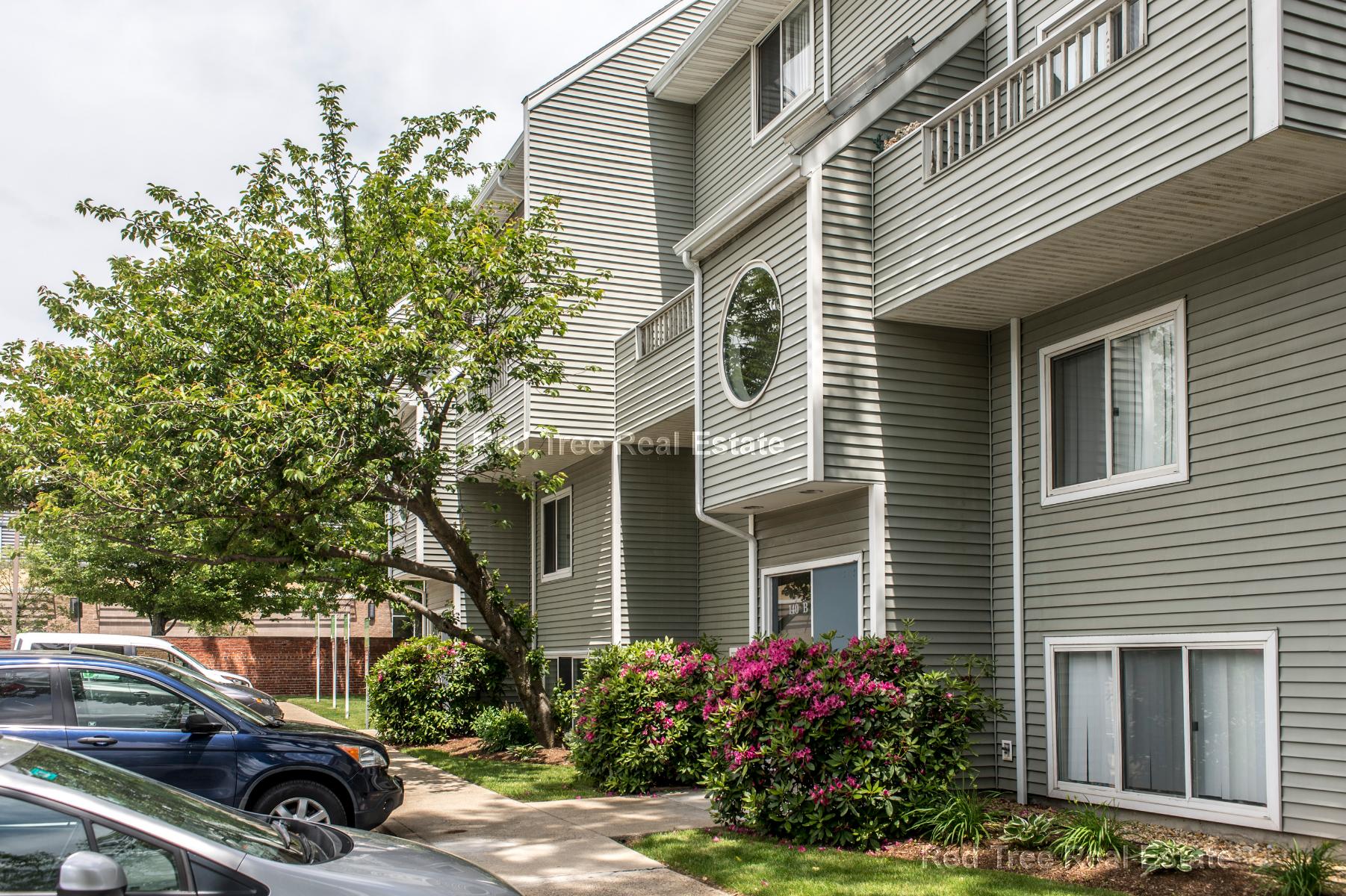 140 North Beacon St, Brighton