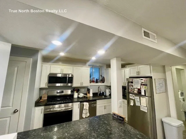 18 Atlantic St, South Boston