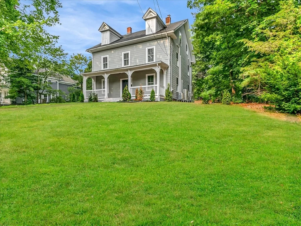 186 Main St, Wayland
