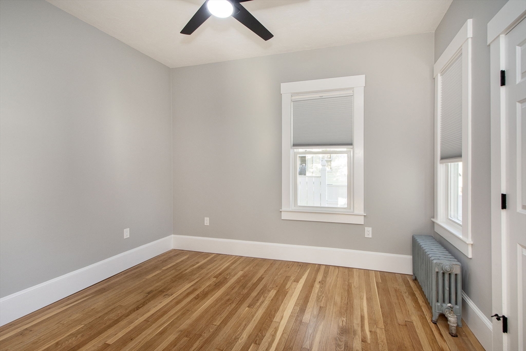 29 East Ave, Whitman