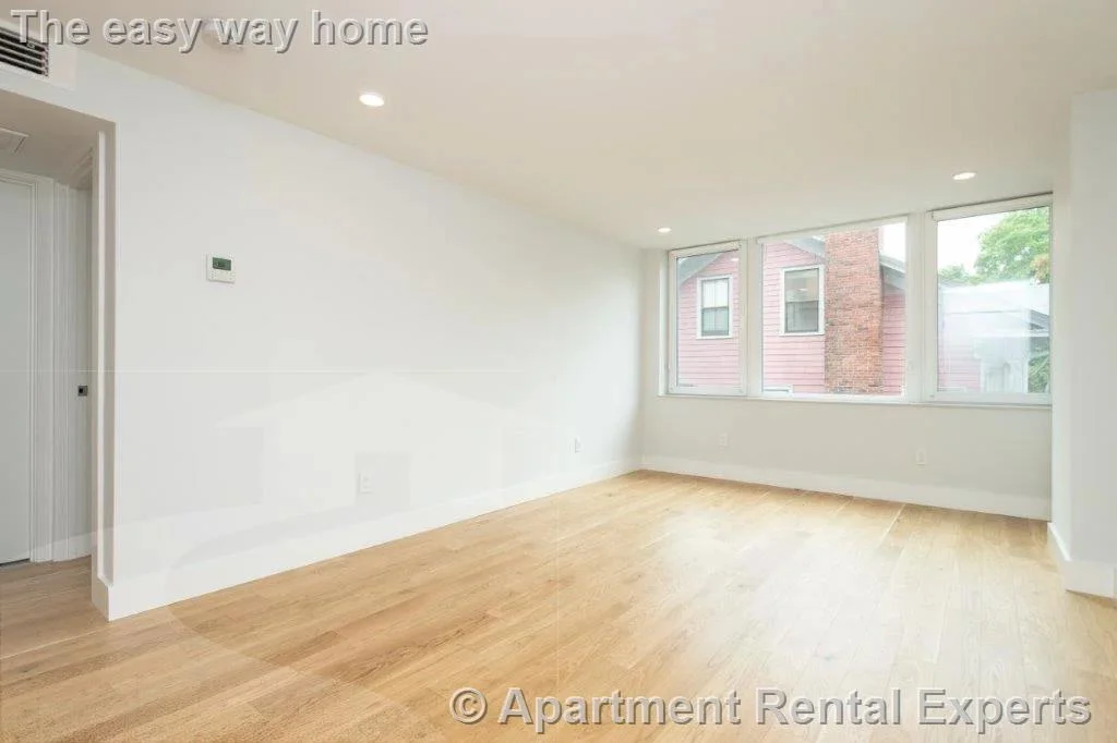 334 Harvard St, Harvard Square