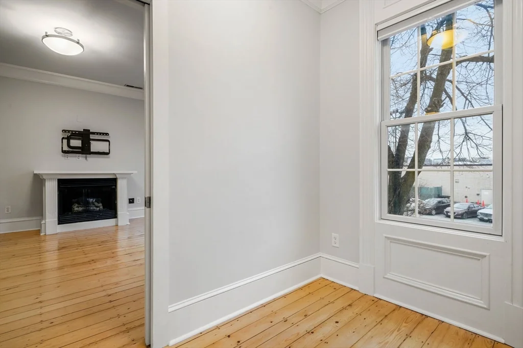 703 East 4th St, South Boston