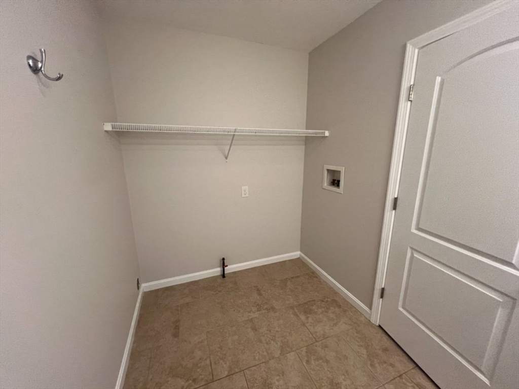 265 Dunstable Rd, Tyngsborough