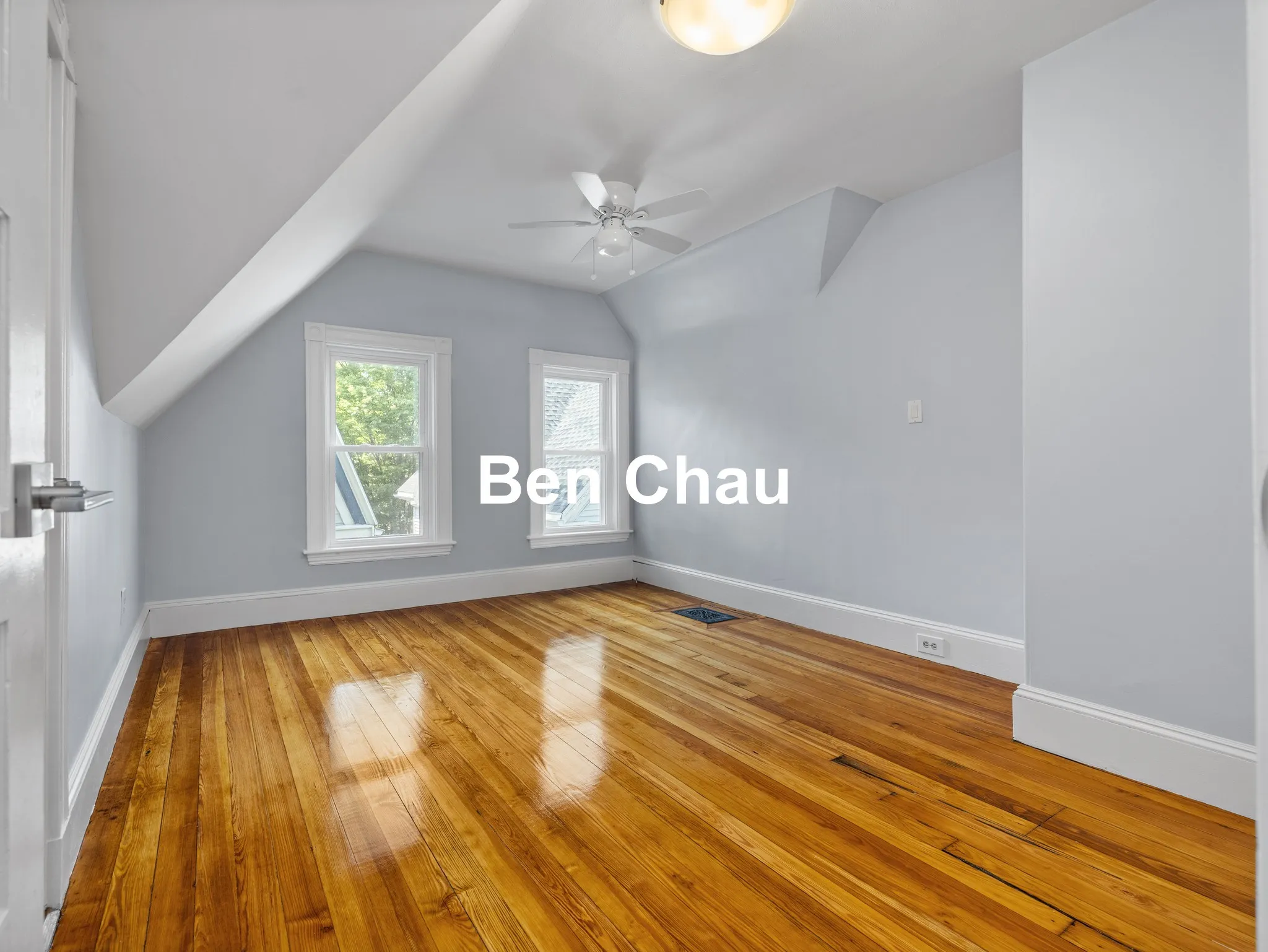 57 Hawthorne St, Davis Square