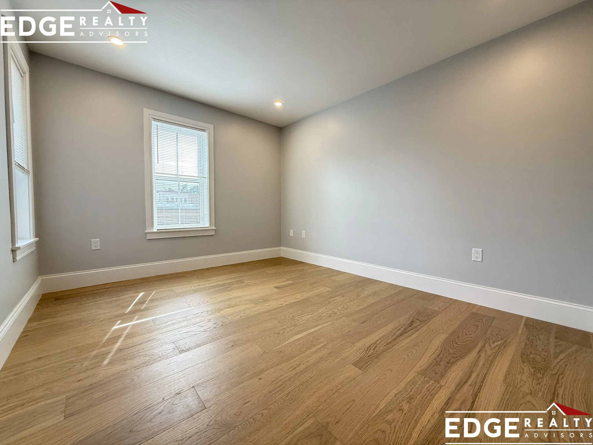 425 Market St, Oak Square