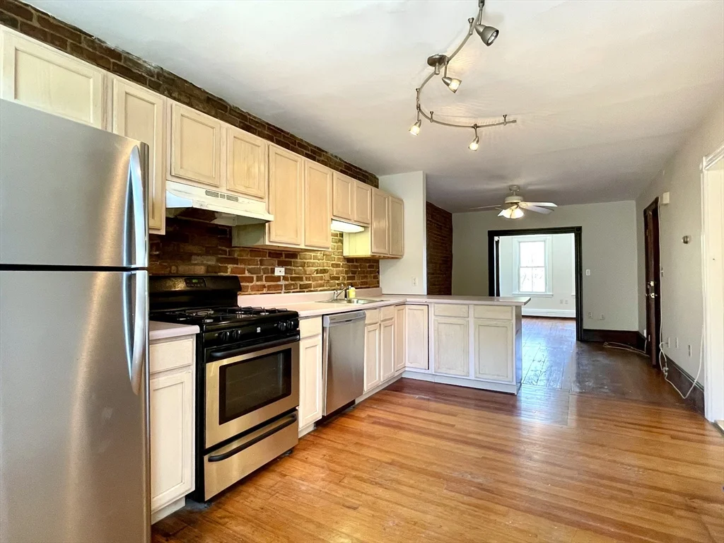 6 Mead St, Allston