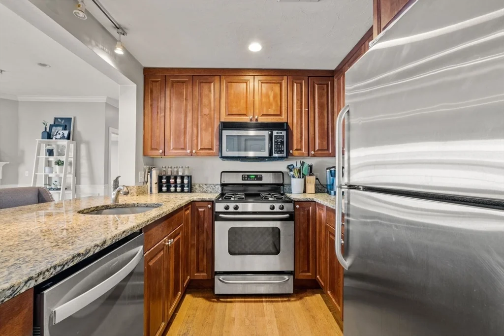 209 D St, South Boston