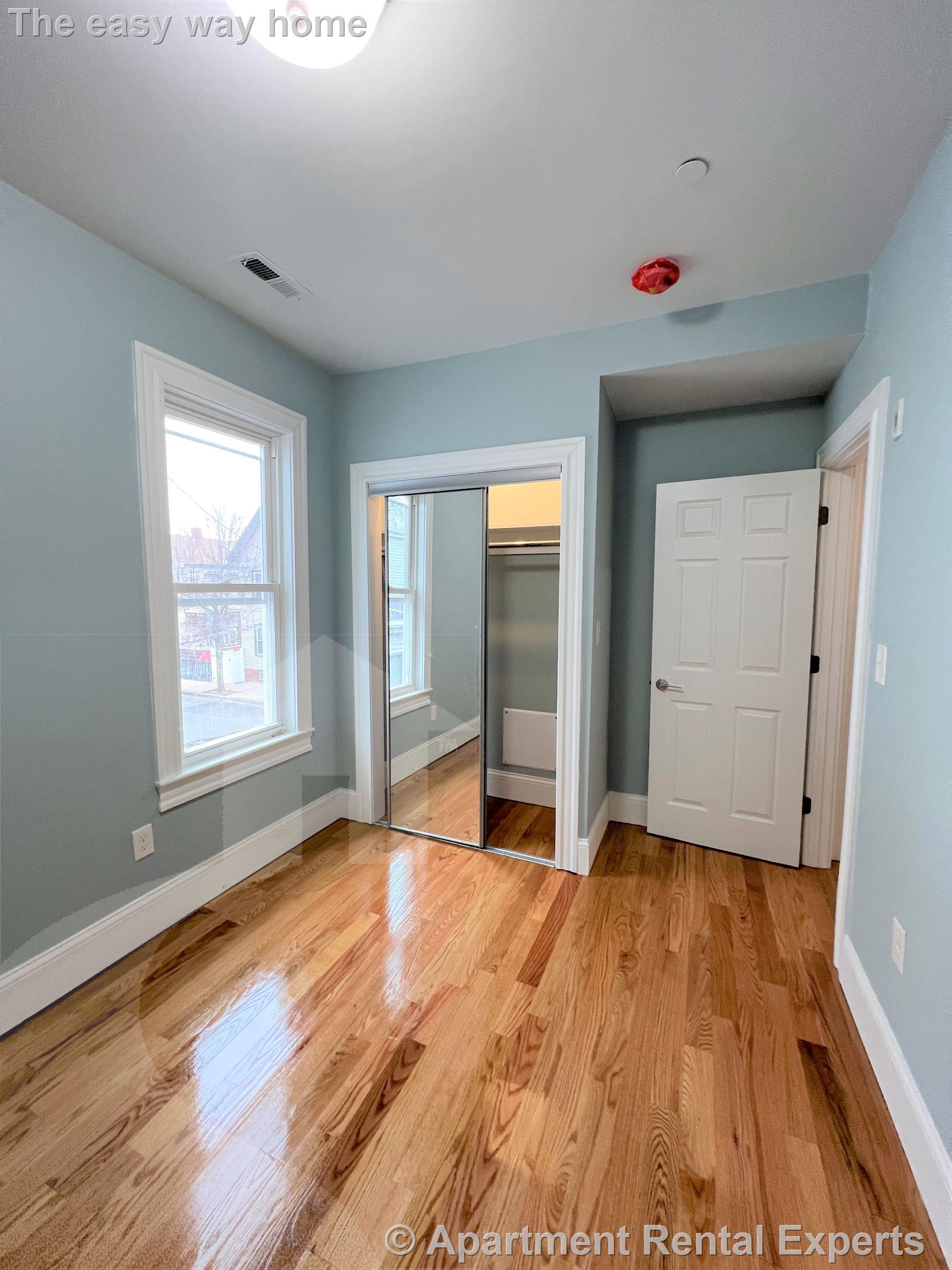71 Pearl St, Sullivan Square