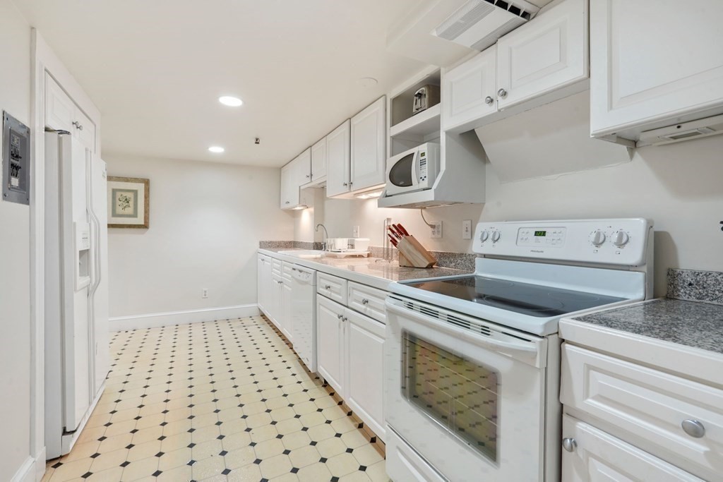 296 Marlborough St, Back Bay